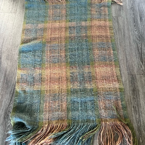 Kennebuck Weaver Cozy Multicolor Plaid Throw Blanket - Picture 8 of 11